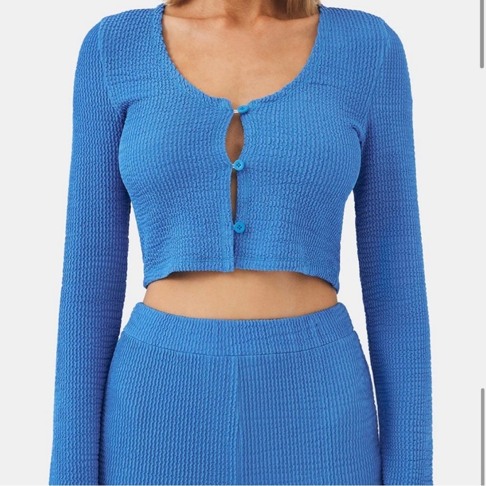 Solado Button Front Texture Long Sleeve Crop Top … - image 6